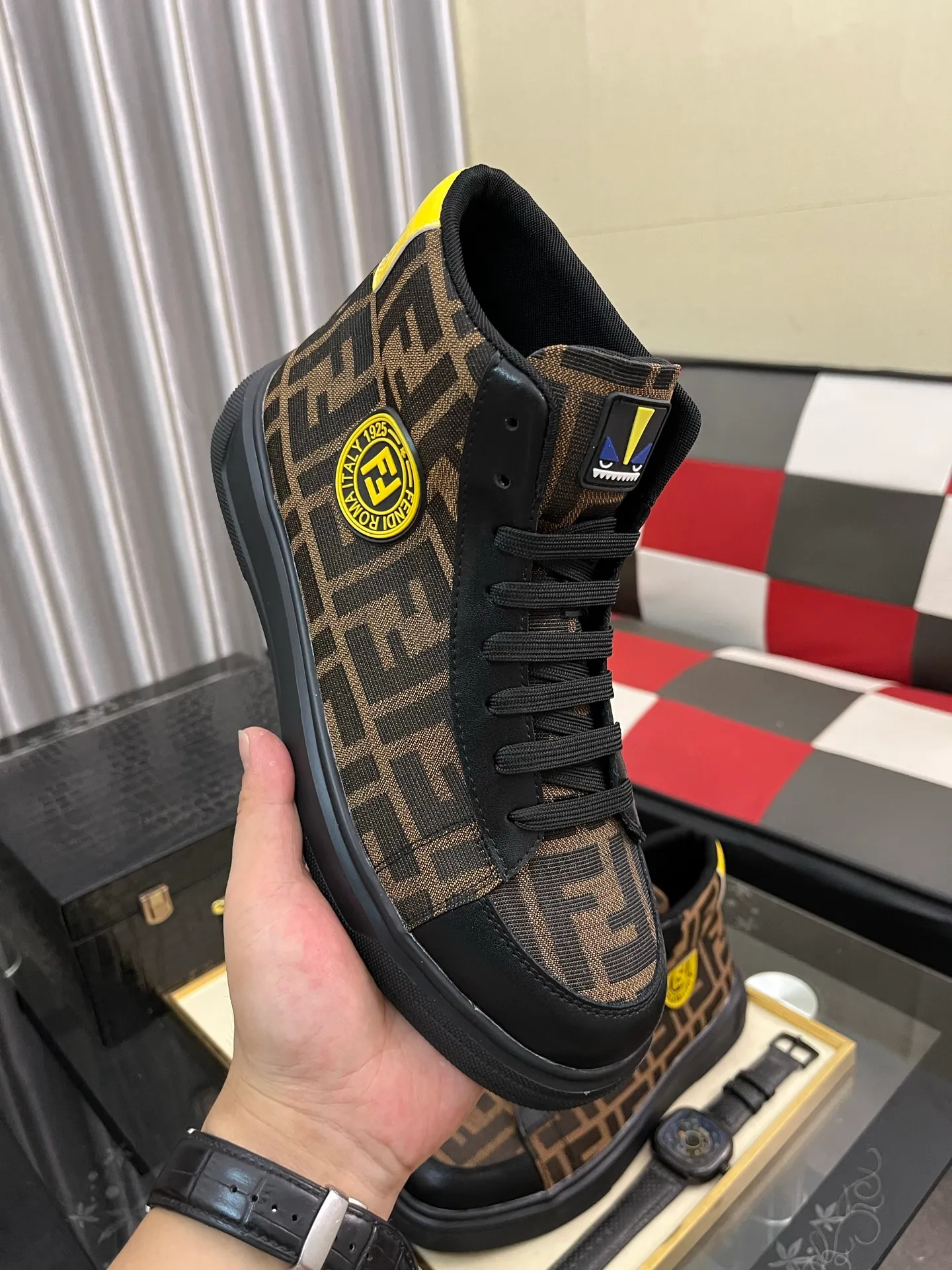 Men's Men's Shoes 💰440⌚️⌚️《 Fendi FENDI* 》 Latest hot-selling casual shoes, top brand [seduce] luxury ~ purchasing agency, top quality ~. [Strong] The upper is made of imported breathable cowhide with material ➕ breathable sheepskin lining (•) and fine workmanship. The original stylish and stylish soft rubber wear-resistant outsole is light and comfortable on the feet. The real thing looks better when taken in real life. Number of sizes: 38-442️⃣Colors available